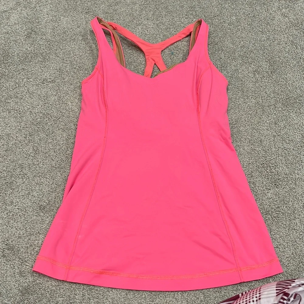Lululemon - Picture 1 of 3